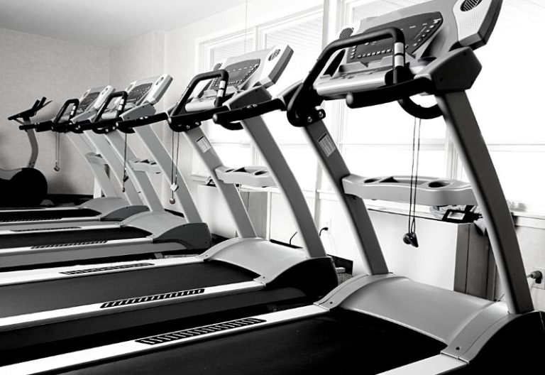 Should You Walk Backwards On The Treadmill Yes And Here Is Why