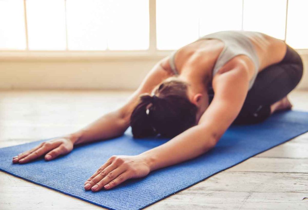 10 Beginner Yoga Poses for Stress - L'Oréal Paris